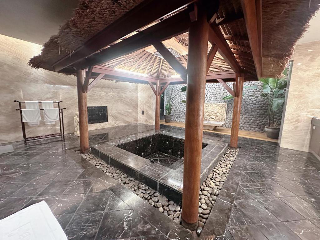 Hot tub