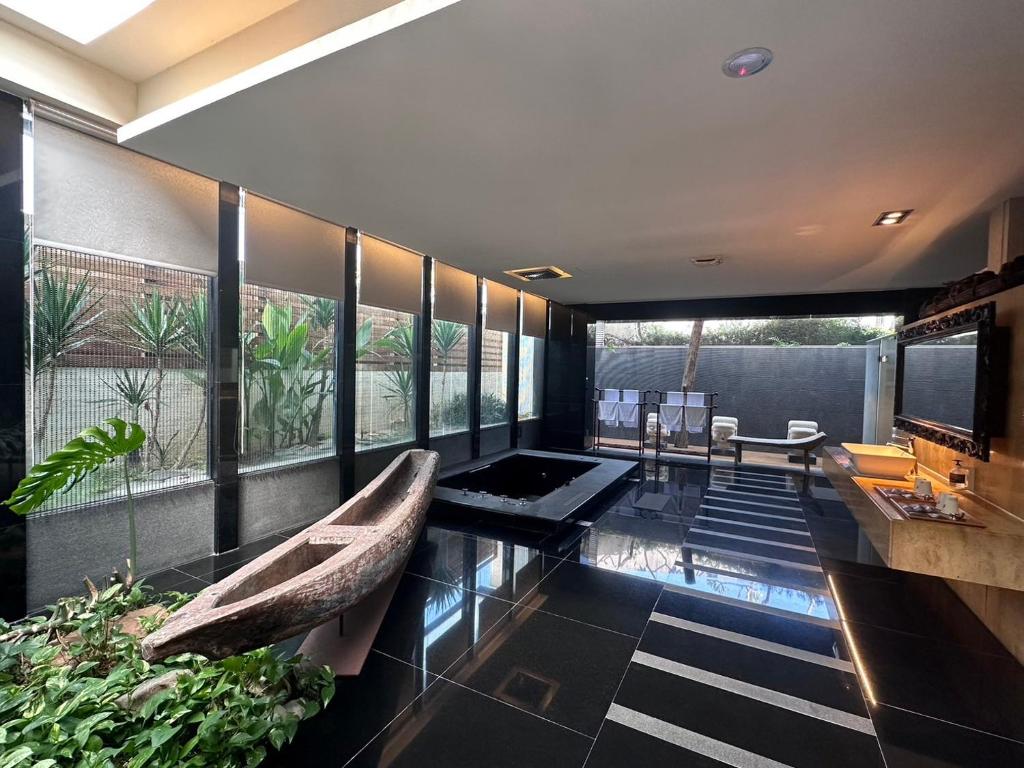 Orient Luxury Villa Motel