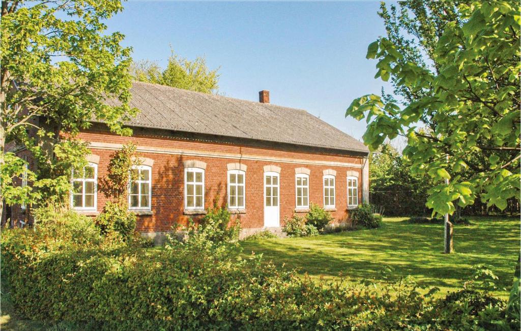 Nice Home In Bredebro With 7 Bedrooms, Sauna And Wifi