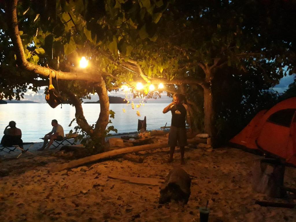 Boat & Camping Tour 17 Island Riung, Riung