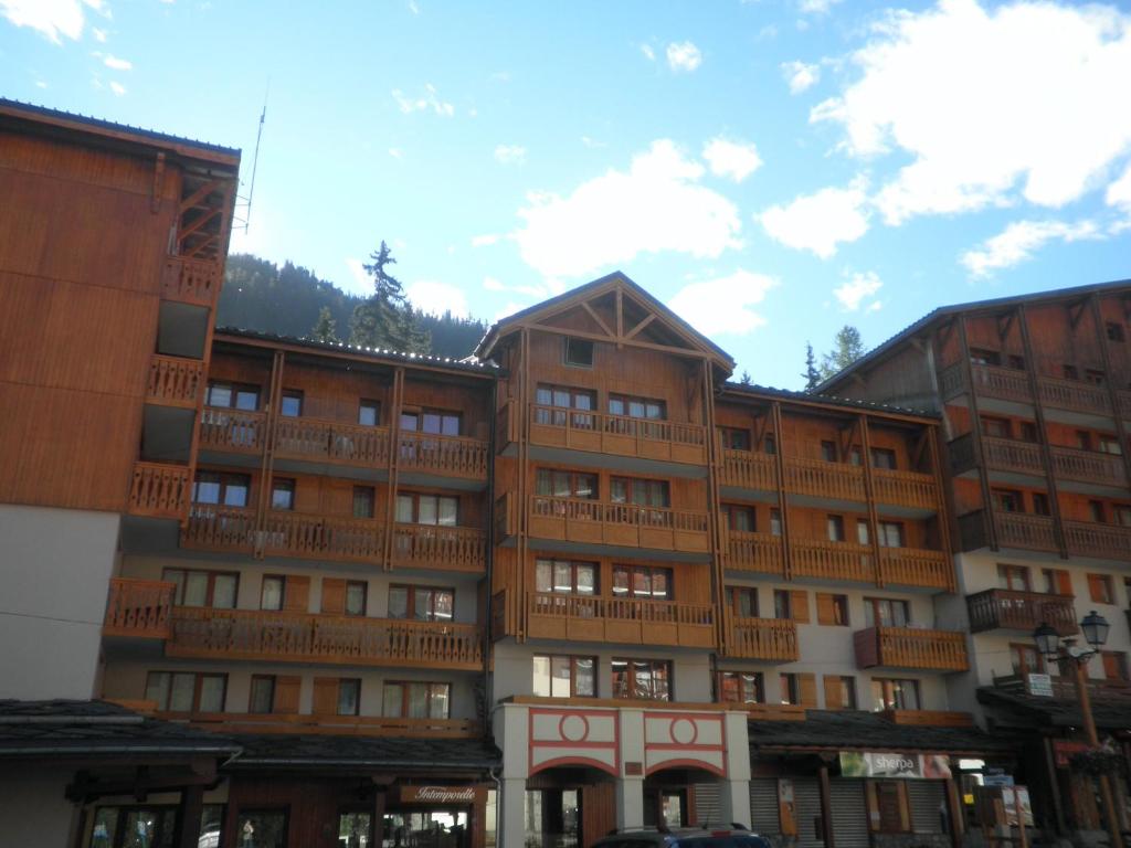Studio cosy avec cabine, balcon, proche télécabine, commerces et écoles de ski à Valfréjus - FR-1-561-8 - 4