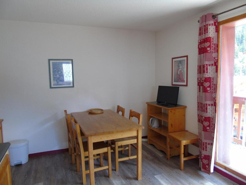 Appartement cozy 6 pers., 50m écoles ski, WIFI, parking, balcon - FR-1-561-18 - 3