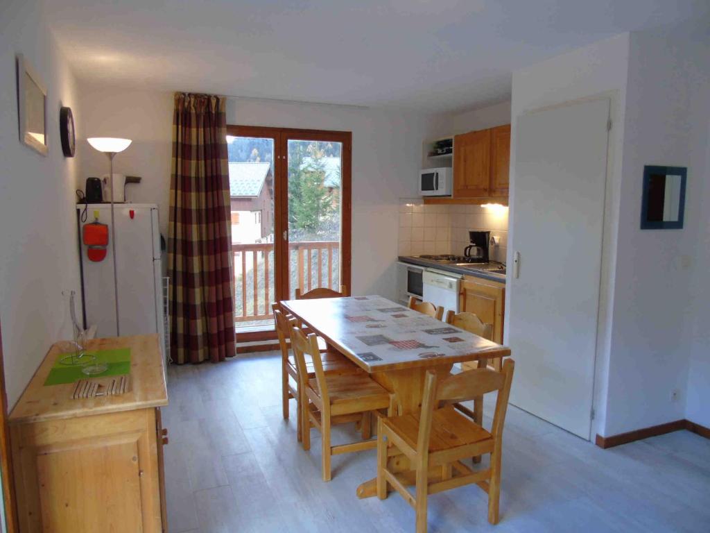 Appartement cosy à Valfréjus, 200m des pistes, balcon ouest, 6 pers, cuisine équipée, draps inclus - FR-1-561-23 - 1