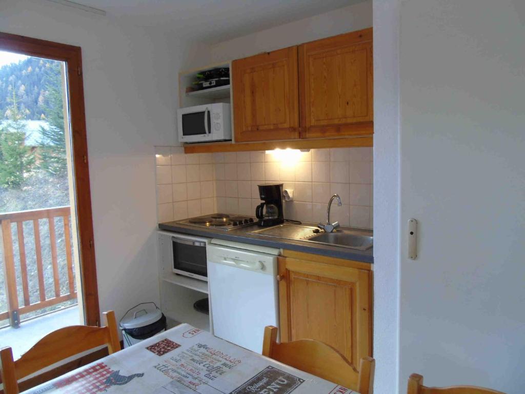 Appartement cosy à Valfréjus, 200m des pistes, balcon ouest, 6 pers, cuisine équipée, draps inclus - FR-1-561-23 - 3