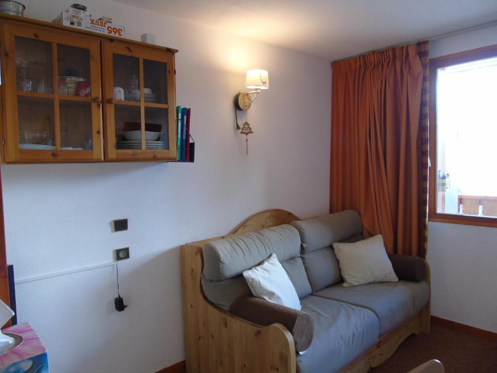 Studio cosy à 100m des pistes et commerces, balcon, draps inclus, parking gratuit - FR-1-561-64 - 2