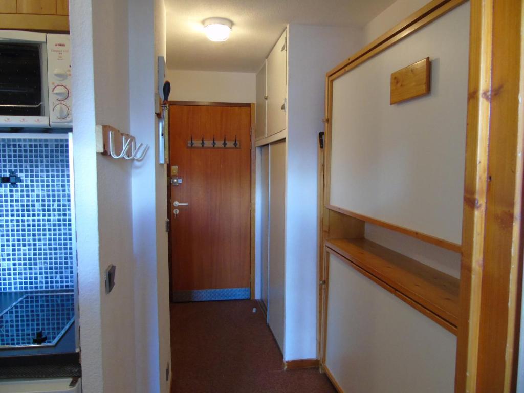 Studio cosy à 100m des pistes et commerces, balcon, draps inclus, parking gratuit - FR-1-561-64 - 4