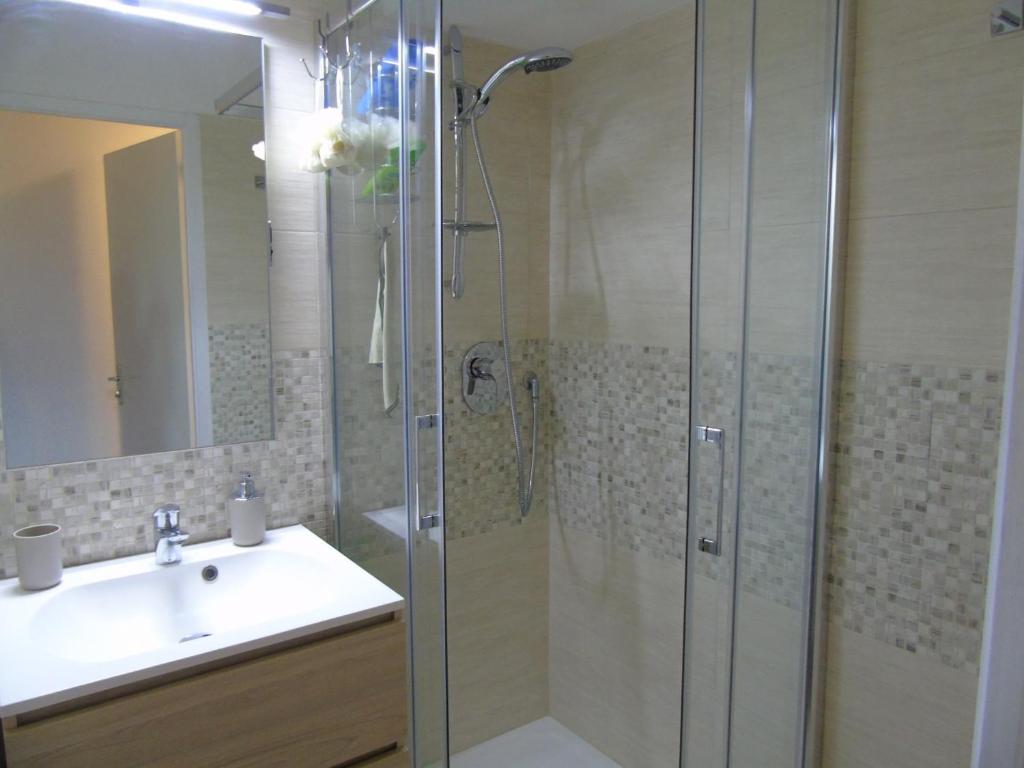 Appartement cosy 2 pièces avec terrasse, proche télésièges et commerces, idéal pour 6 personnes! - FR-1-561-78 - 5