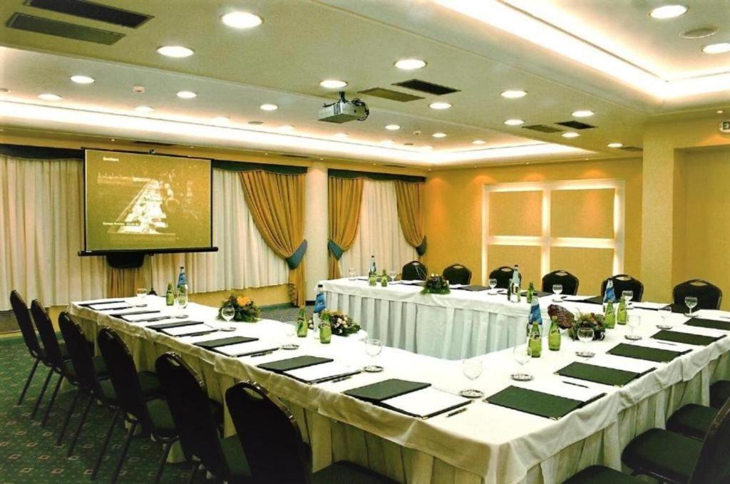 Savoy 3. Bratex savoy. savoy westend hotel.