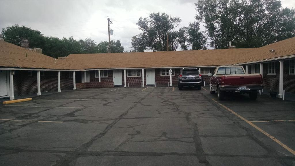 Holiday Motel photo