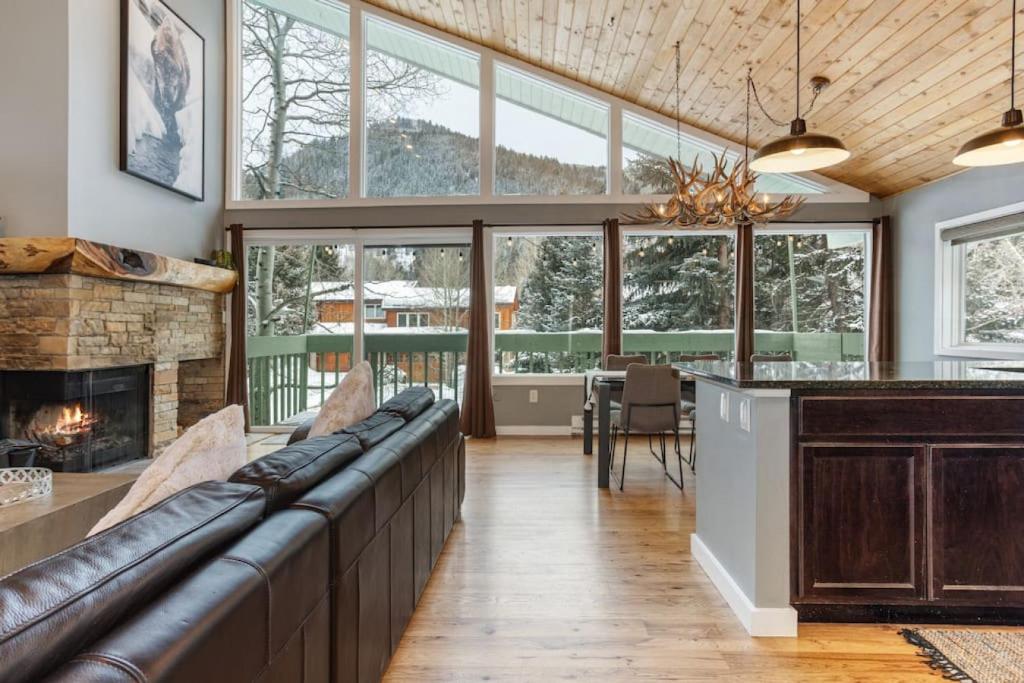 Ideally Located EagleVail Home, Avon