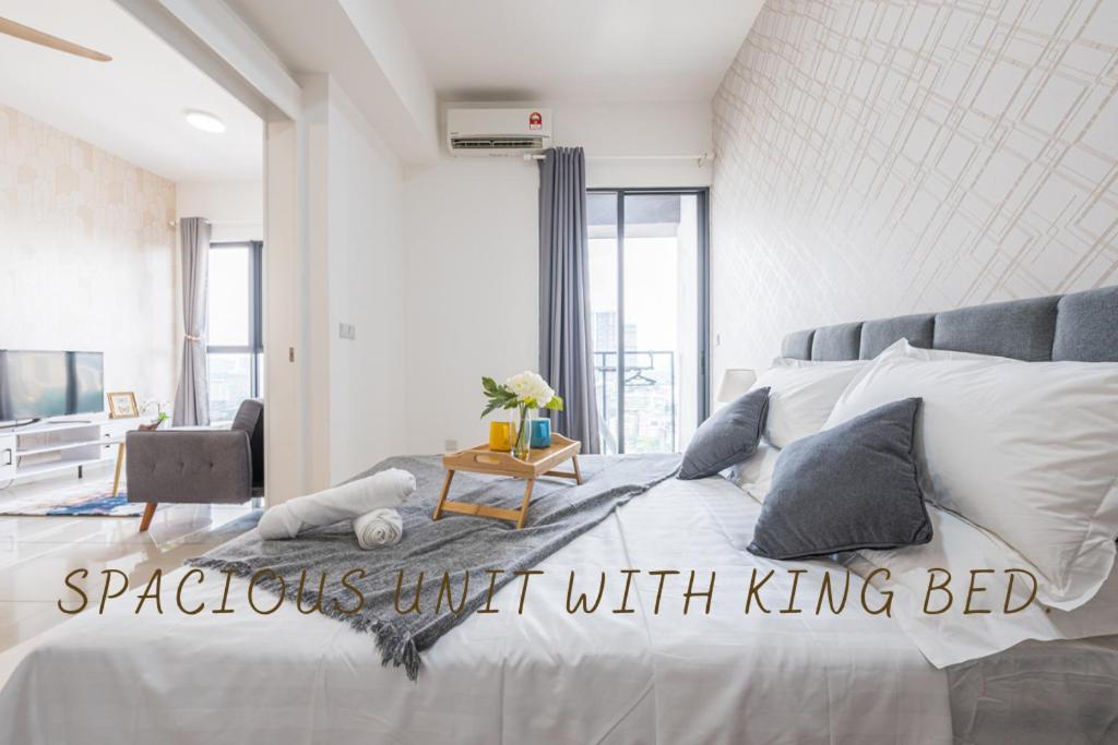 Cozy Oasis near Ikea TRX Mall King Size Bed 100mb, Kuala Lumpur