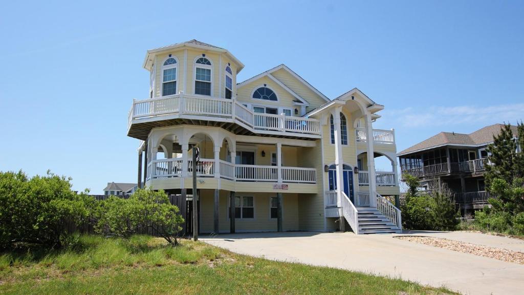 Semi-Oceanfront, 7 BRs, Priv Pool, H Tub, Rec Rm, WL1068, Footloose, Corolla