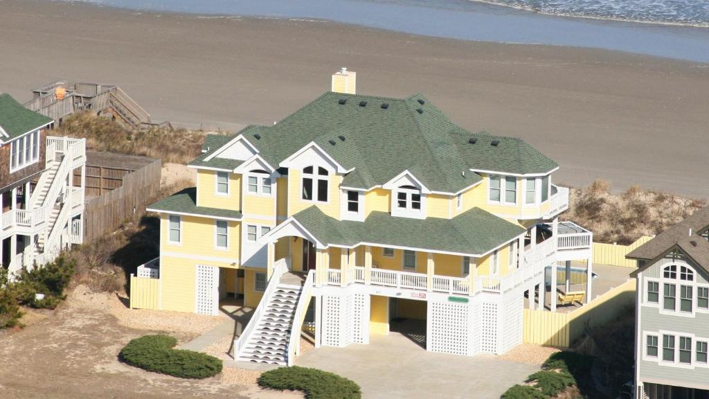 OCEANFRONT, Private Pool, ELEV, Ocean Views, Priv. Beach Access, WL877, Summerwind, Corolla