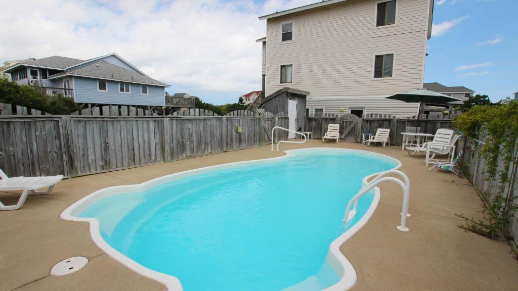 Semi-Oceanfront, Private Pool, Hot Tub, 400 ft to Beach Access, WL940, The B B Inn, Corolla