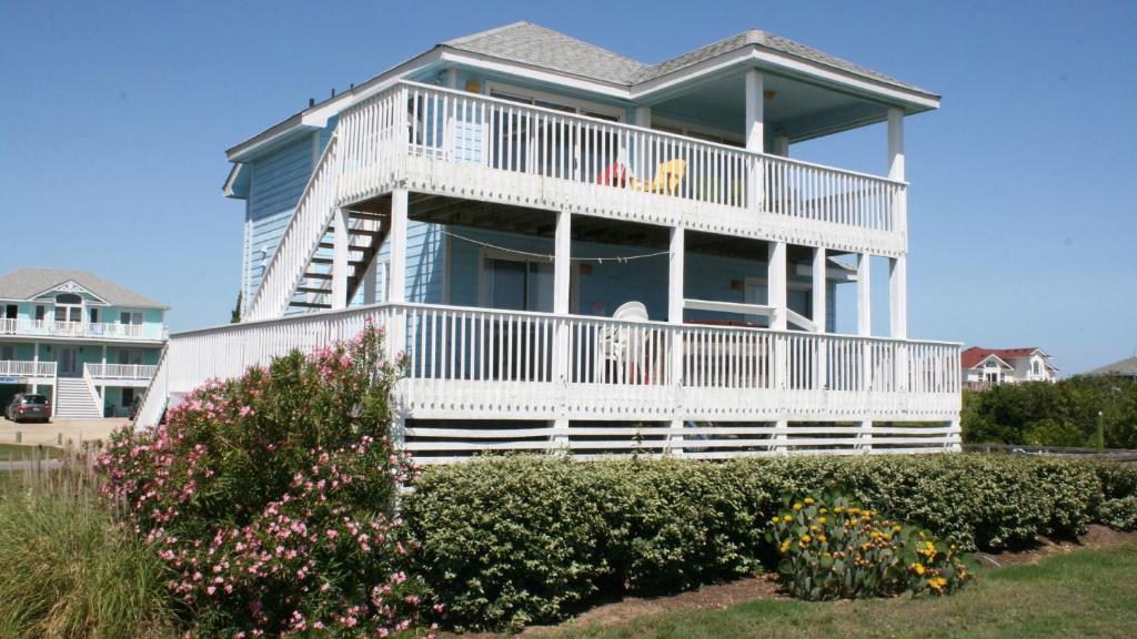 Oceanside, Pool, Hot Tub, 945 ft to Beach Access, WW935, Sea Watch, Corolla