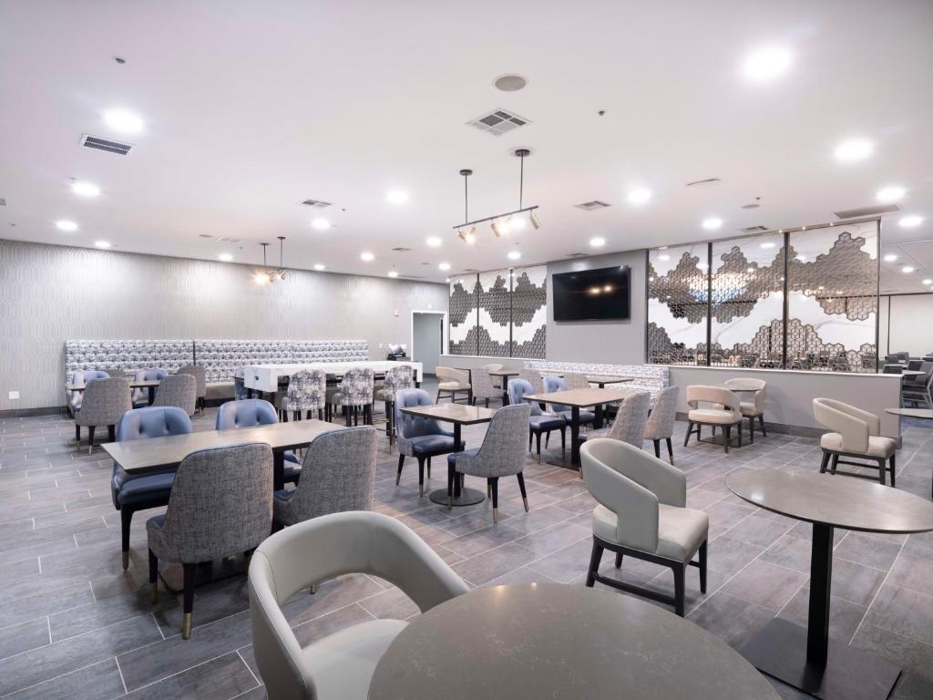 Restaurant, DoubleTree by Hilton Livermore in Livermore (CA)