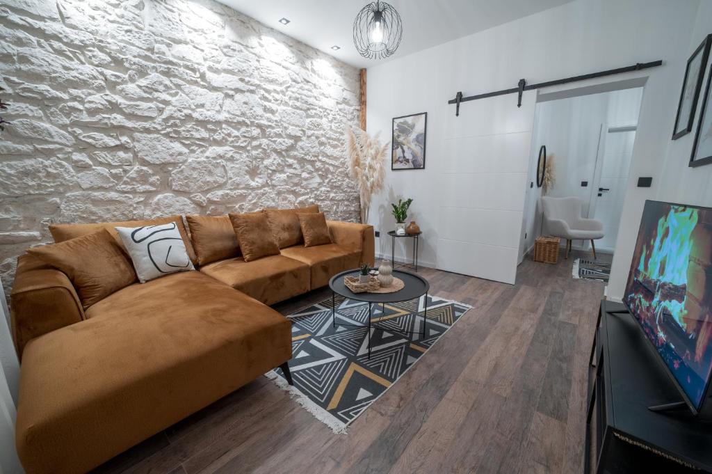 Ema's Oasis Mostar House, Your Perfect Getaway, Free Private Parking and Garden - 5