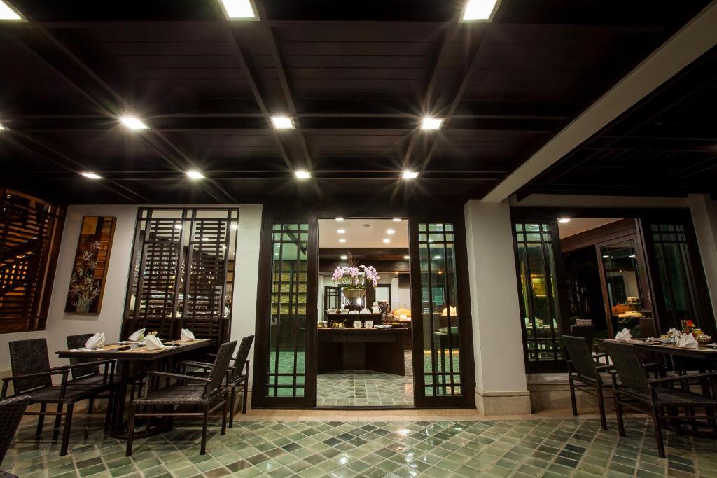 Restaurant, Huern na na Boutique Hotel in Phrae