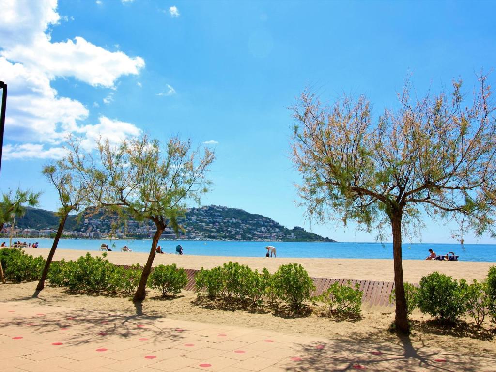 Apartamento frente al mar con gran terraza en Roses - ES-258-18 - 2