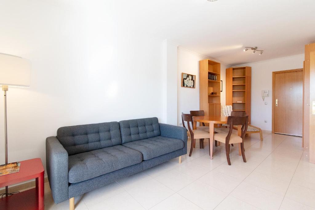 Global Vacacional, Apartamento de 3 dormitorios y terraza en la playa de Canet - 3