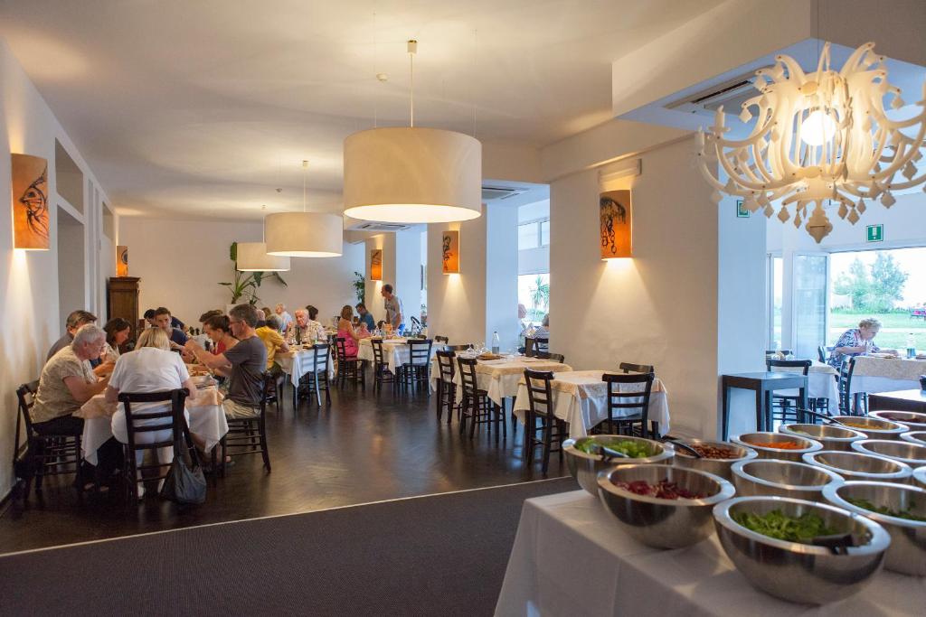 Albergo alla Spiaggia의 넓고 쾌적한 객실 내부