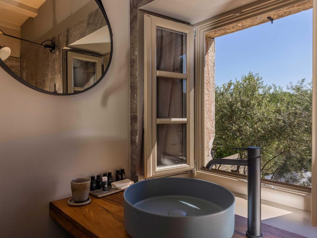 San Canzian Hotel & Residences - Small Luxury Hotels of the World — Hotel rooms in Buje, Istria