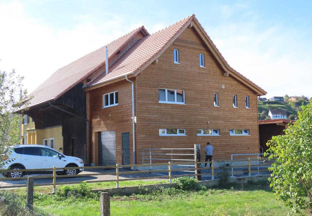 Les P'tits Loups, Courtedoux