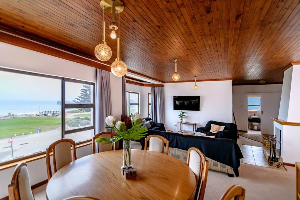 Ocean Wave No.1 Self Catering, Swakopmund