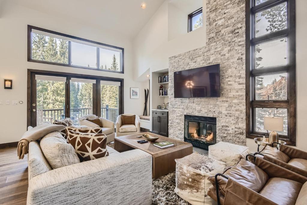 The Settlement 132 - Beautiful Remodel and new Hot Tub, Breckenridge