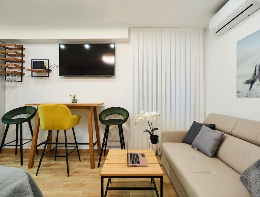 Market Studio by Irundo, Záhřeb