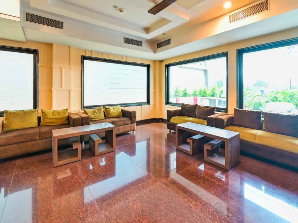 フロント・ロビー