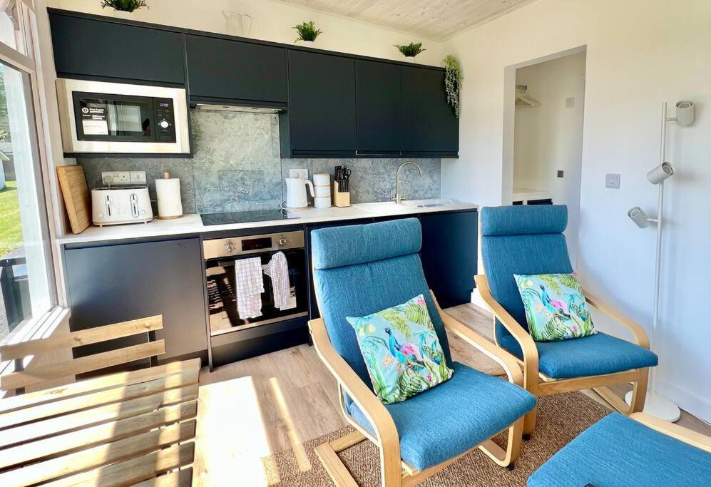 Little Haven Too, one bed chalet in Dartmouth, Dartmouth