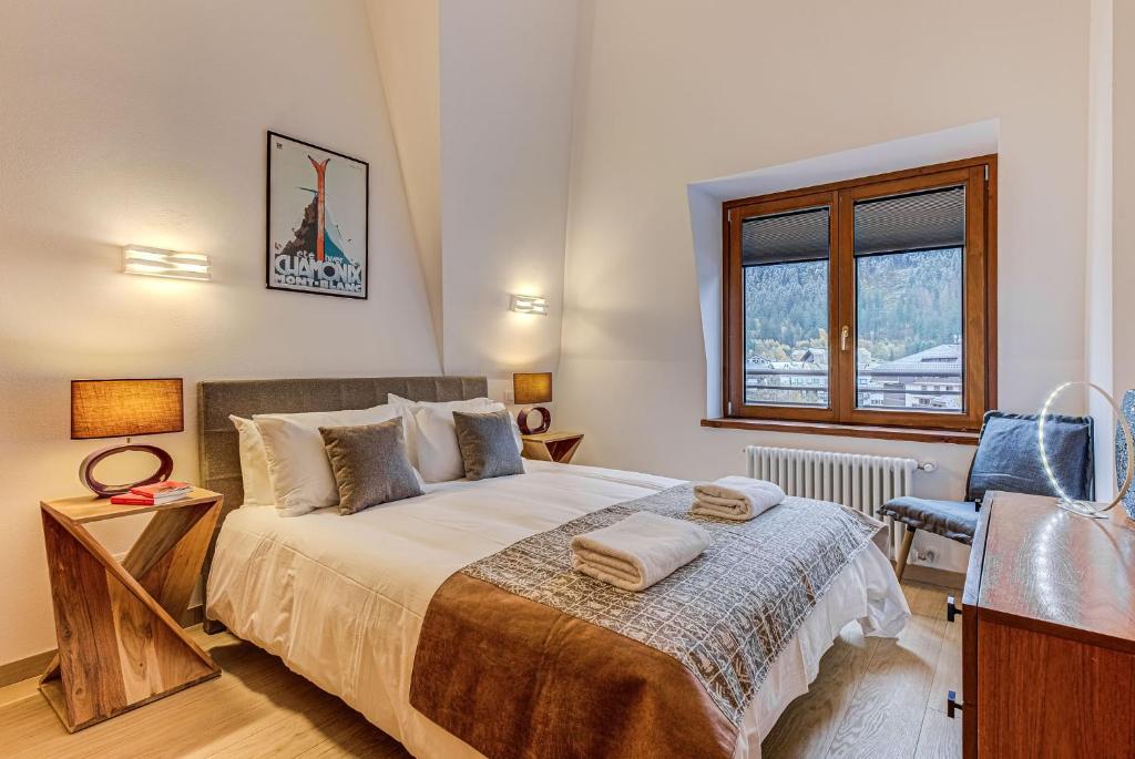 Apartment Alpes V, Alpes Agency, Central Chamonix, Sleeps 5 - 2