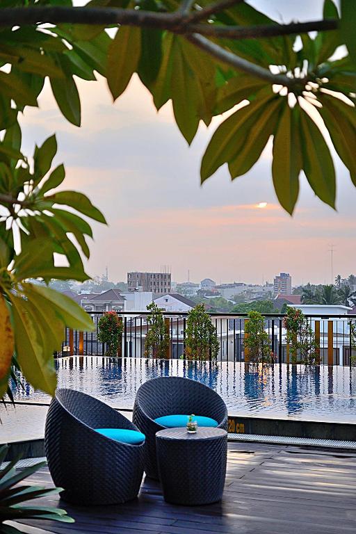 スイミングプール