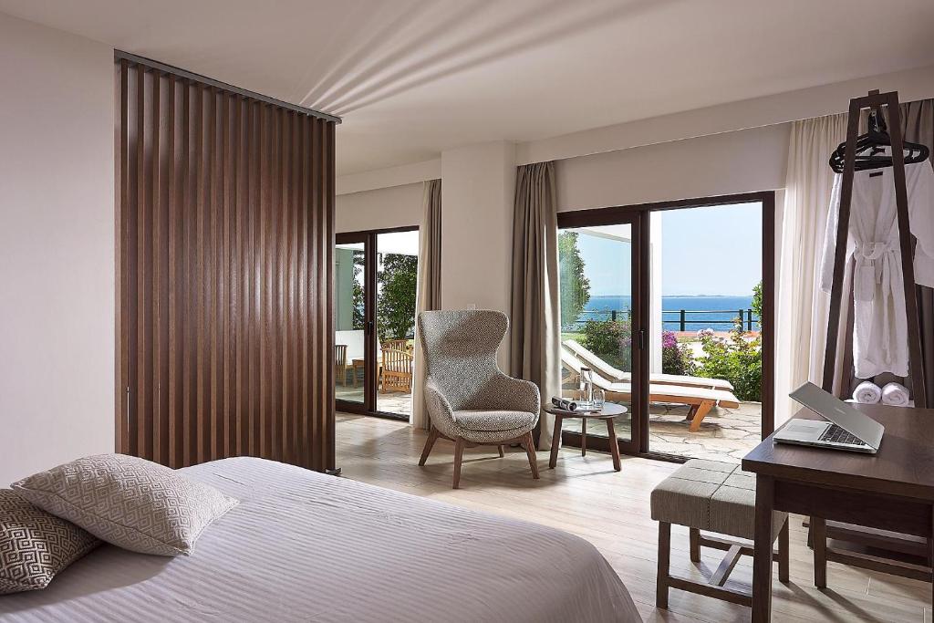 Glavas Inn Hotel — Hotel rooms in Gerakini, Central Macedonia
