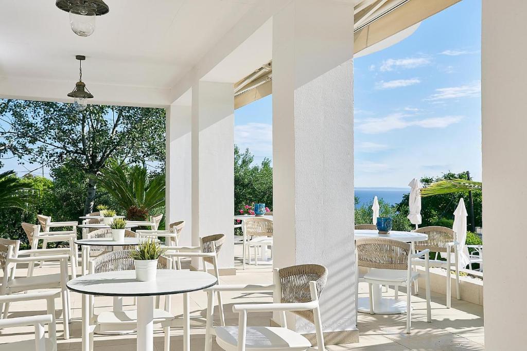 Glavas Inn Hotel — Restaurant & bars in Gerakini, Central Macedonia