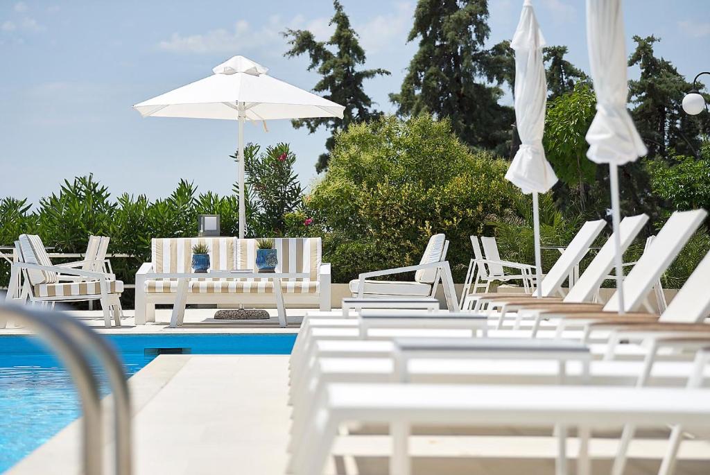 Glavas Inn Hotel — Swimming pool in Gerakini, Central Macedonia