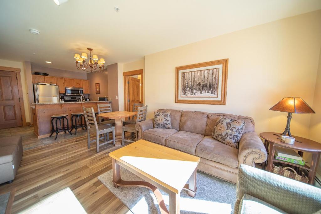 Springs 8811 by SummitCove Lodging, Keystone