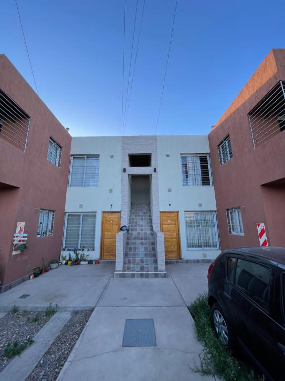 Hermoso departamento con estacionamiento - 2