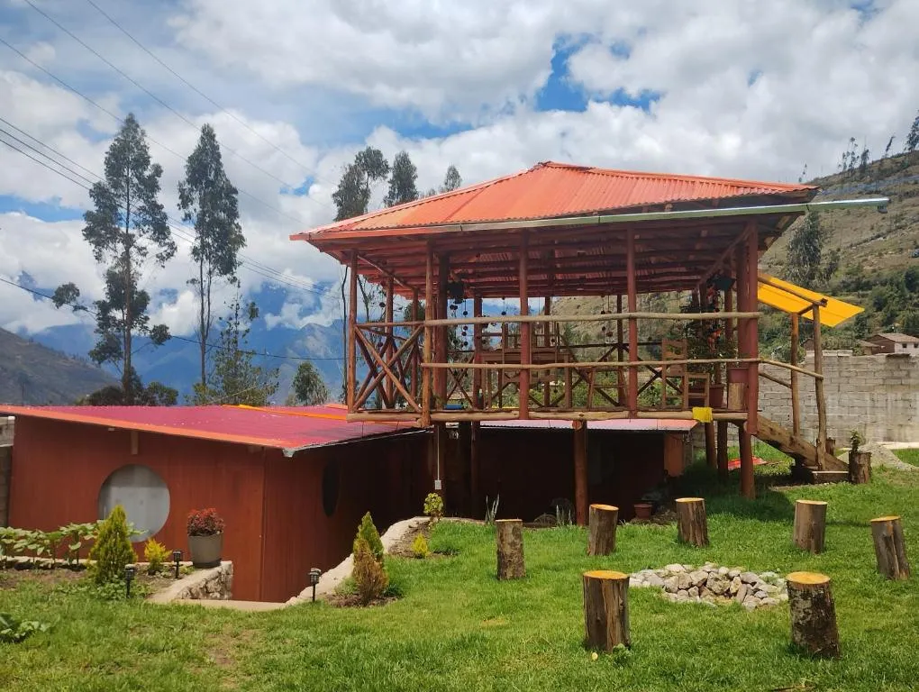 the wooden house choquequirao, hotel in Cachora