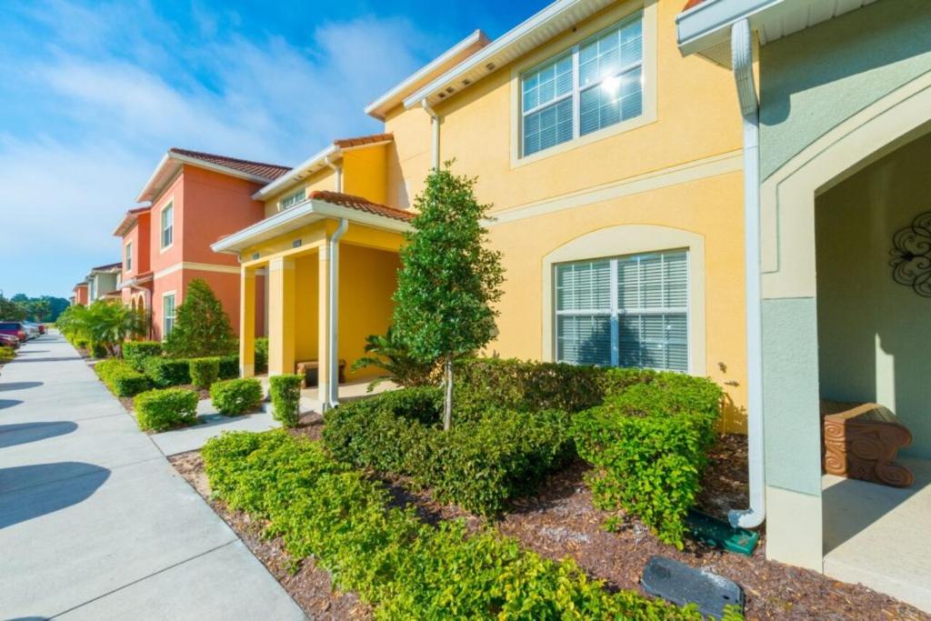 Private Pool Townhome at Paradise Palms Resort, Kissimmee