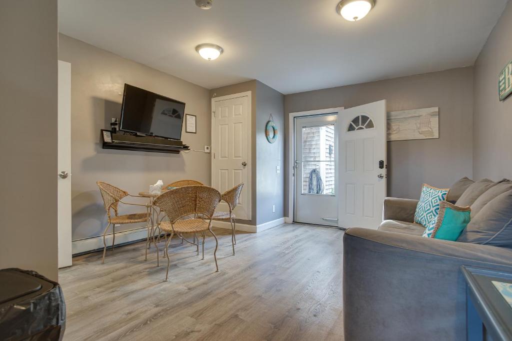 about 1 Mi to Beach Cape Cod Apt in South Yarmouth, Yarmouth