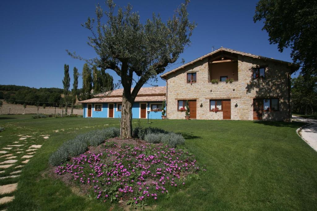 Country House Le Calvie — Hotel in Camerino