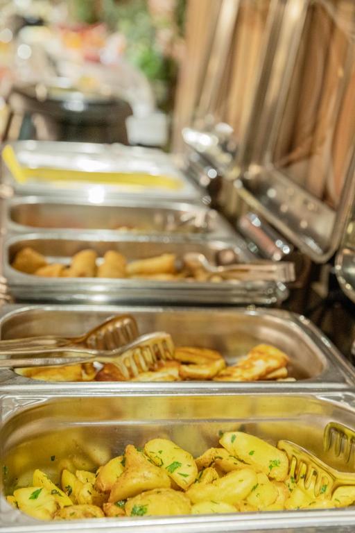 อาหารและเครื่องดื่ม