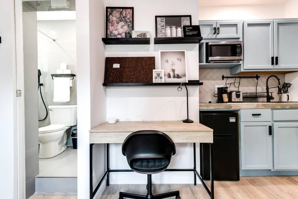 Coral Way Studio in quiet area Fast Internet Shen 1, Miami