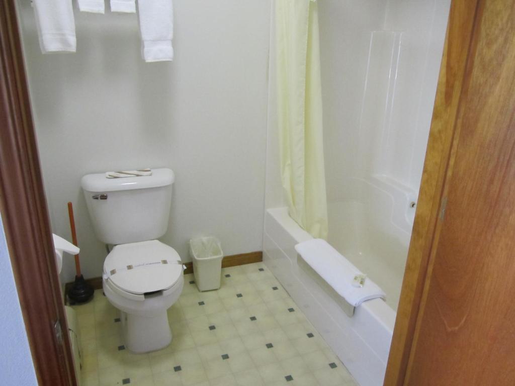 Bishops Country Inn Motel photo