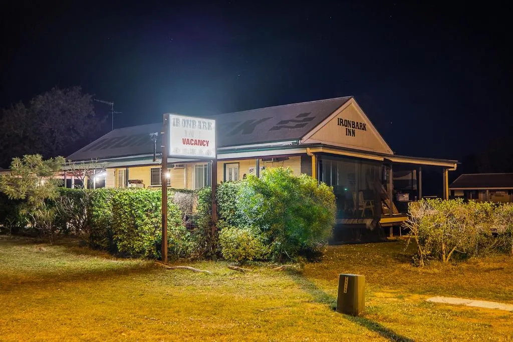 Ironbark Inn，位于巴卡尔丁的酒店