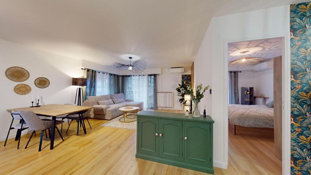 Cosy 2 bedroom near Port - 1