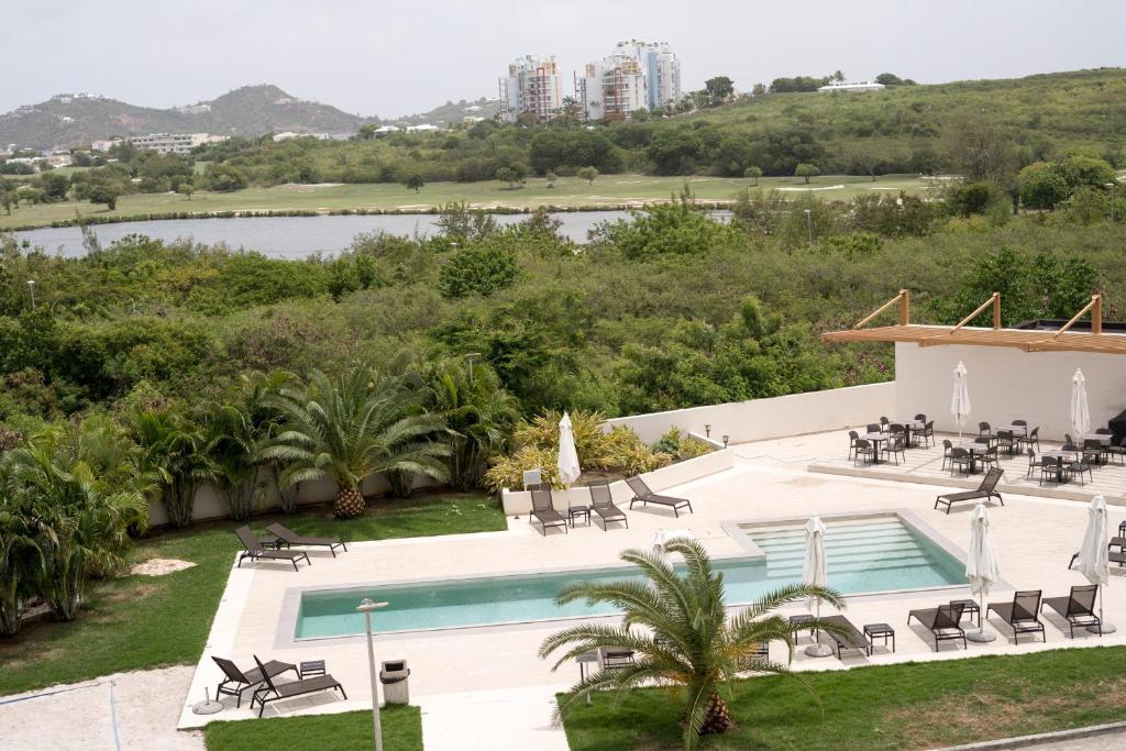 Emerald Apt at Maho Beach, Maho Reef