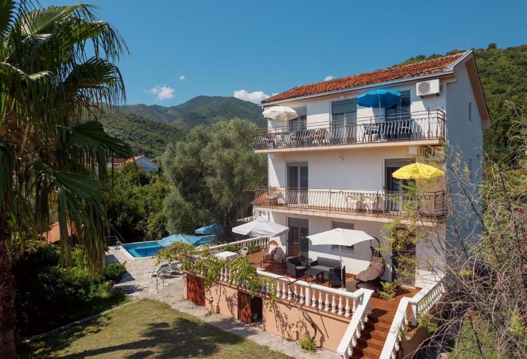 Exterior view, Villa Mia Apartments in Herceg Novi
